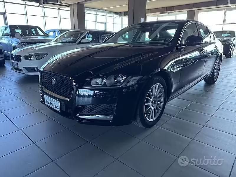 Usata Jaguar XF Prestige 180 CV (132 kW) 2018 Nero Berlina
