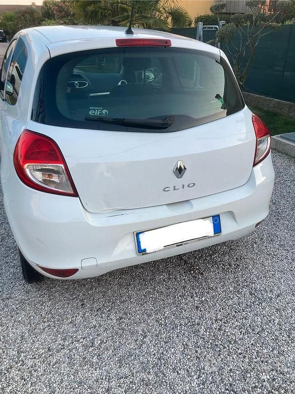 Usata Renault Clio II Dynamique 88 CV (64 kW) 2011 Bianco Furgone