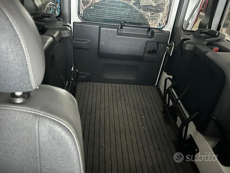 Usata Land Rover Defender 2012 Bianco SUV