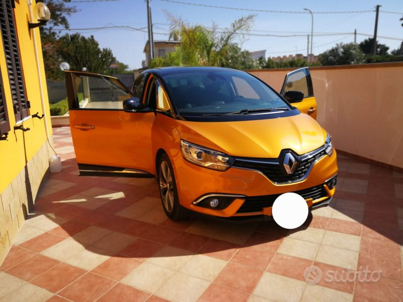 Usata Renault Scénic IV 110 CV (80 kW) 2017 Giallo Monovolume