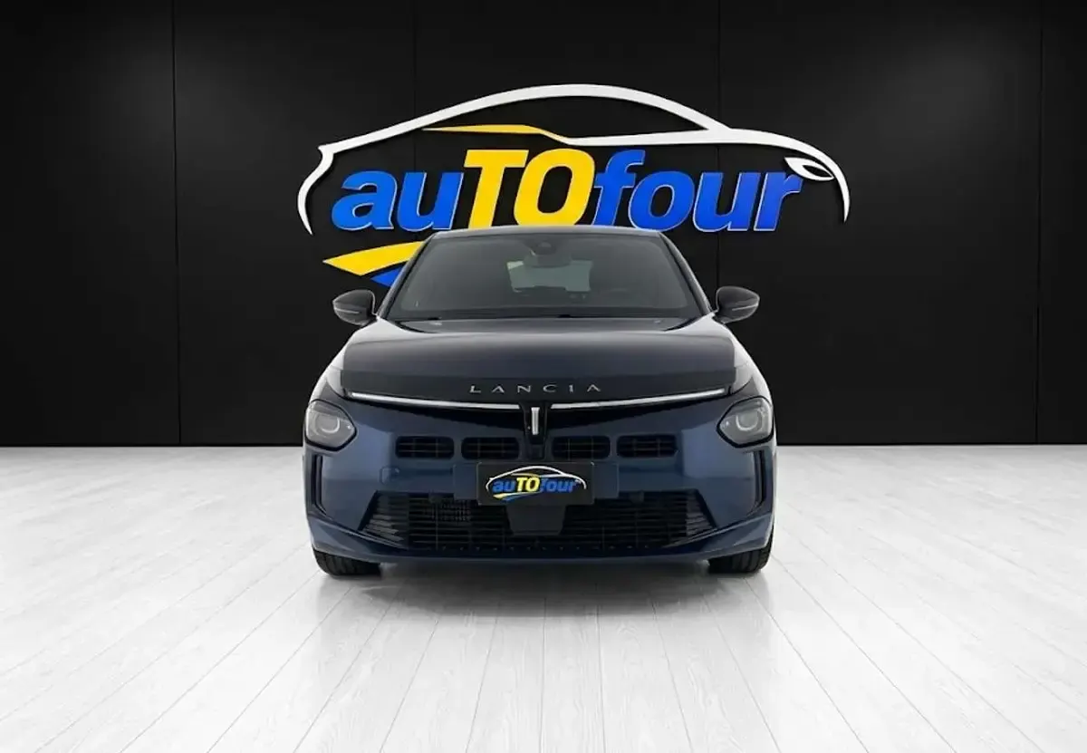 Usata Lancia Ypsilon 101 CV (74 kW) 2024 Bianco Utilitaria