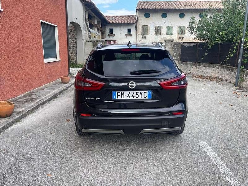 Usata Nissan Qashqai N-Connecta 110 CV (80 kW) 2017 Nero SUV