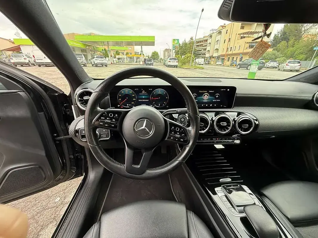 Usata Mercedes A180 Business 116 CV (85 kW) 2020 Nero Berlina