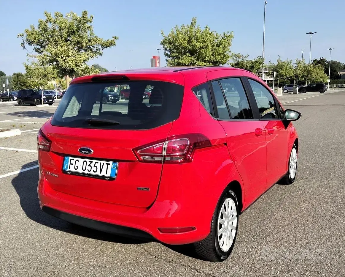 Usata Ford B-MAX Titanium 100 CV (73 kW) 2017 Rosso Monovolume