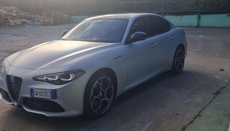 Usata 2023 Alfa Romeo Giulia Competizione Tre volumi | 40.000 € (Ottimo prezzo) - Immagine 1/4