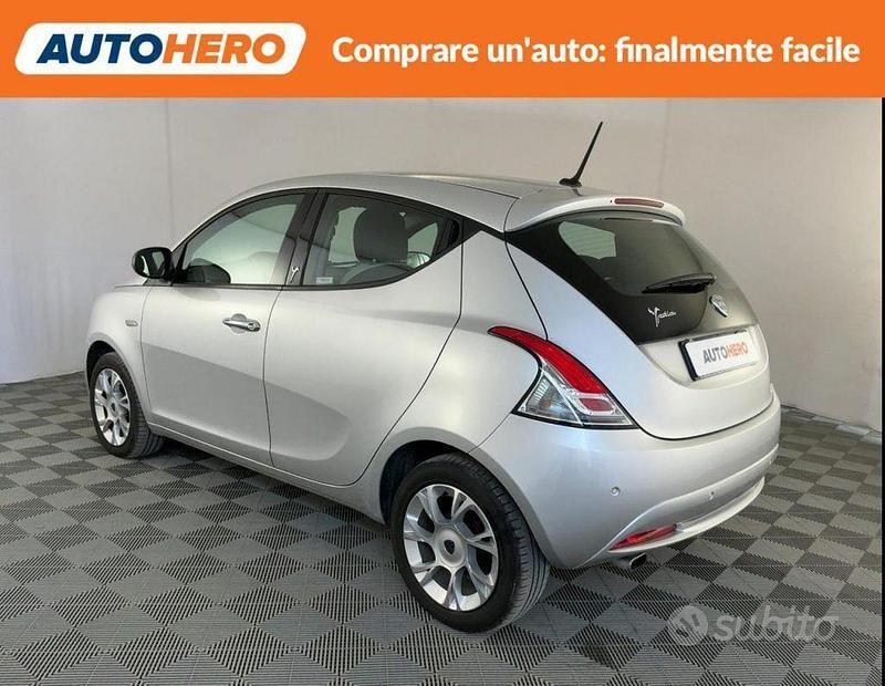 Usata Lancia Ypsilon Gold 69 CV (50 kW) 2016 Grigio Utilitaria