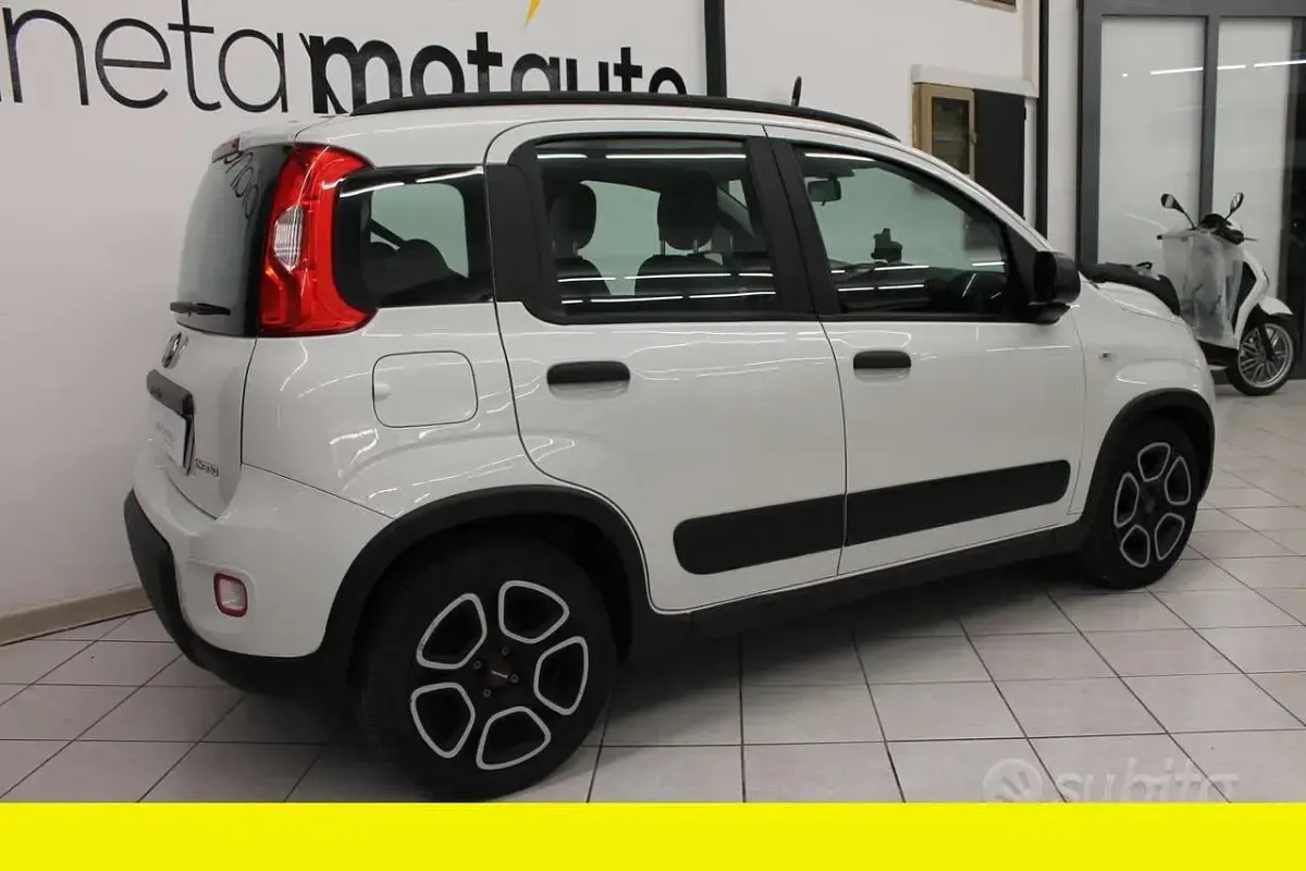 Usata Fiat Panda 71 CV (52 kW) 2024 Other Utilitaria