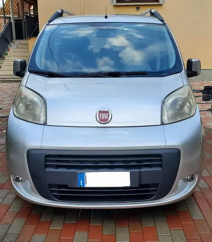 Usata Fiat Qubo Active 75 CV (55 kW) 2011 Argento Monovolume