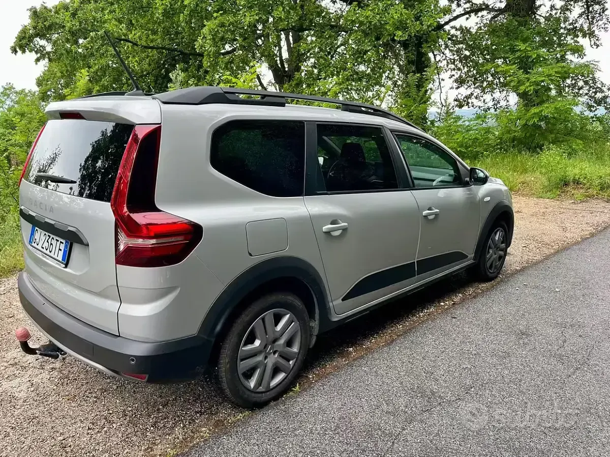 Usata Dacia Jogger 101 CV (74 kW) 2022 Grigio Monovolume