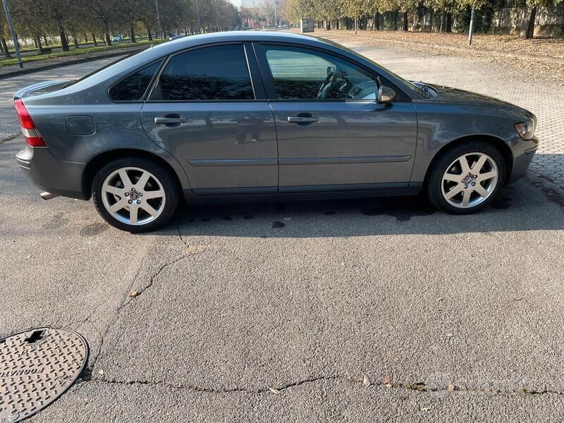 Usata Volvo S40 220 CV (161 kW) 2004 Grigio Berlina