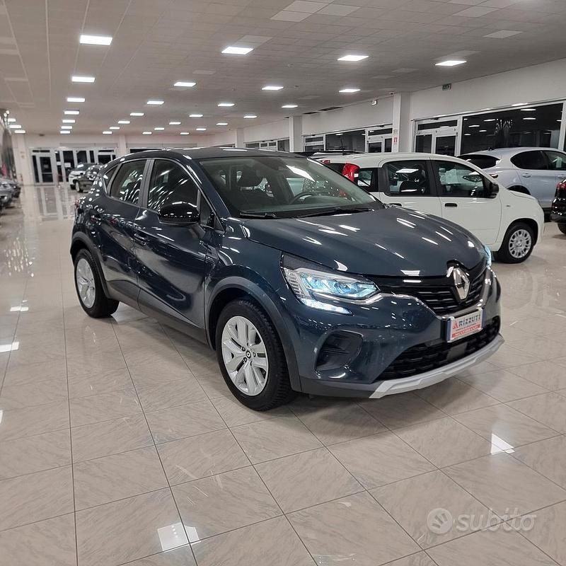 Usata Renault Captur 100 CV (73 kW) 2023 Blu SUV
