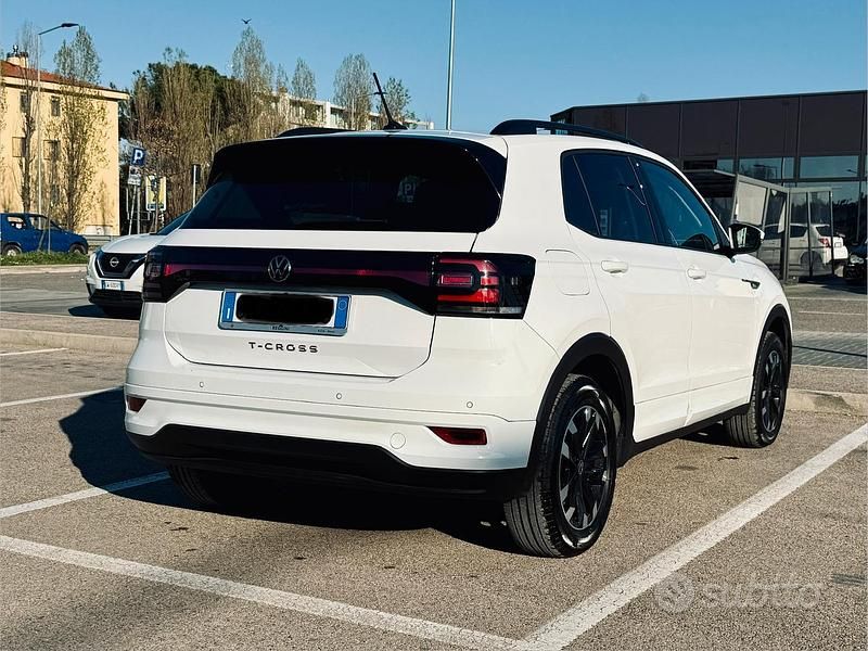 Usata VW T-Cross Sportline 95 CV (69 kW) 2023 Bianco SUV