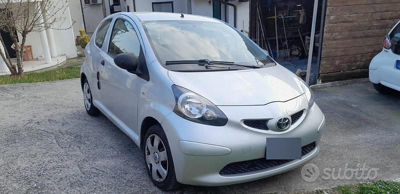 Usata Toyota Aygo 68 CV (50 kW) 2008 Grigio Utilitaria