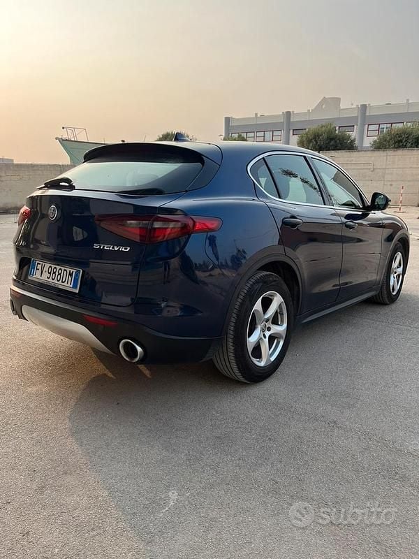 Usata Alfa Romeo Stelvio 180 CV (132 kW) 2018 Blu SUV