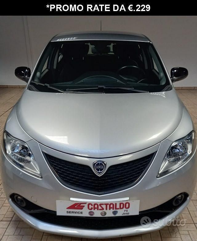 Grigio Usata 2021 Lancia Ypsilon Gold Due volumi | 9690 € (Ottimo prezzo) - Immagine 1/4
