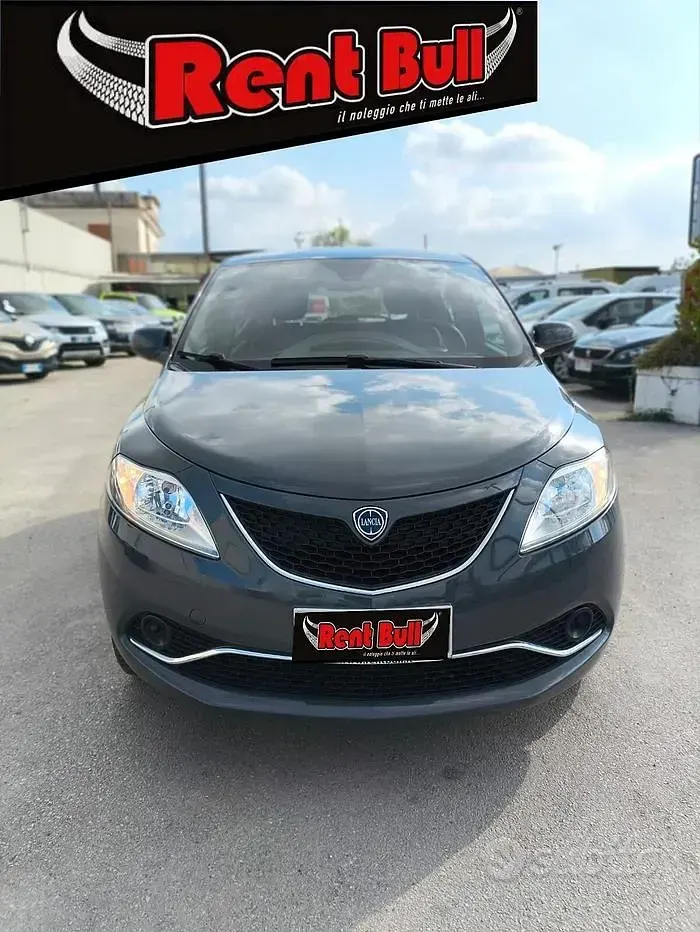 Usata Lancia Ypsilon 85 CV (62 kW) 2016 Grigio Utilitaria