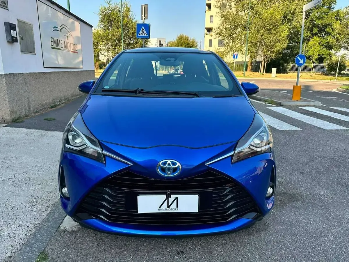 Usata Toyota Yaris Style 73 CV (53 kW) 2017 Blu/azzurro Utilitaria