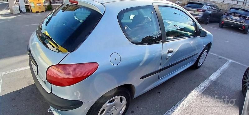 Usata Peugeot 206 60 CV (44 kW) 2002 Blu Utilitaria