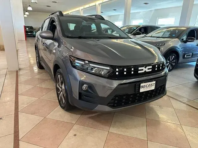 Nuova Dacia Sandero Expression 122 CV (89 kW) 2026 Grigio scuro metallizzato Berlina