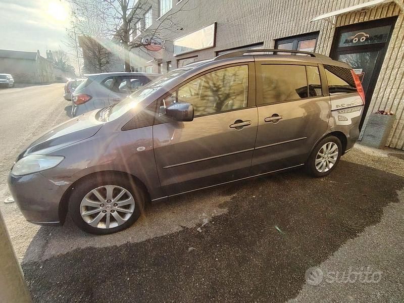 Begagnad Mazda 5 110 HK (80 kW) 2008 Grå Minibuss