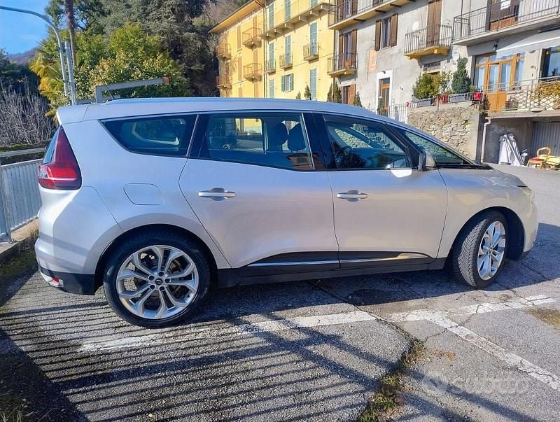 Usata Renault Grand Scénic IV Zen 110 CV (80 kW) 2018 Grigio Monovolume