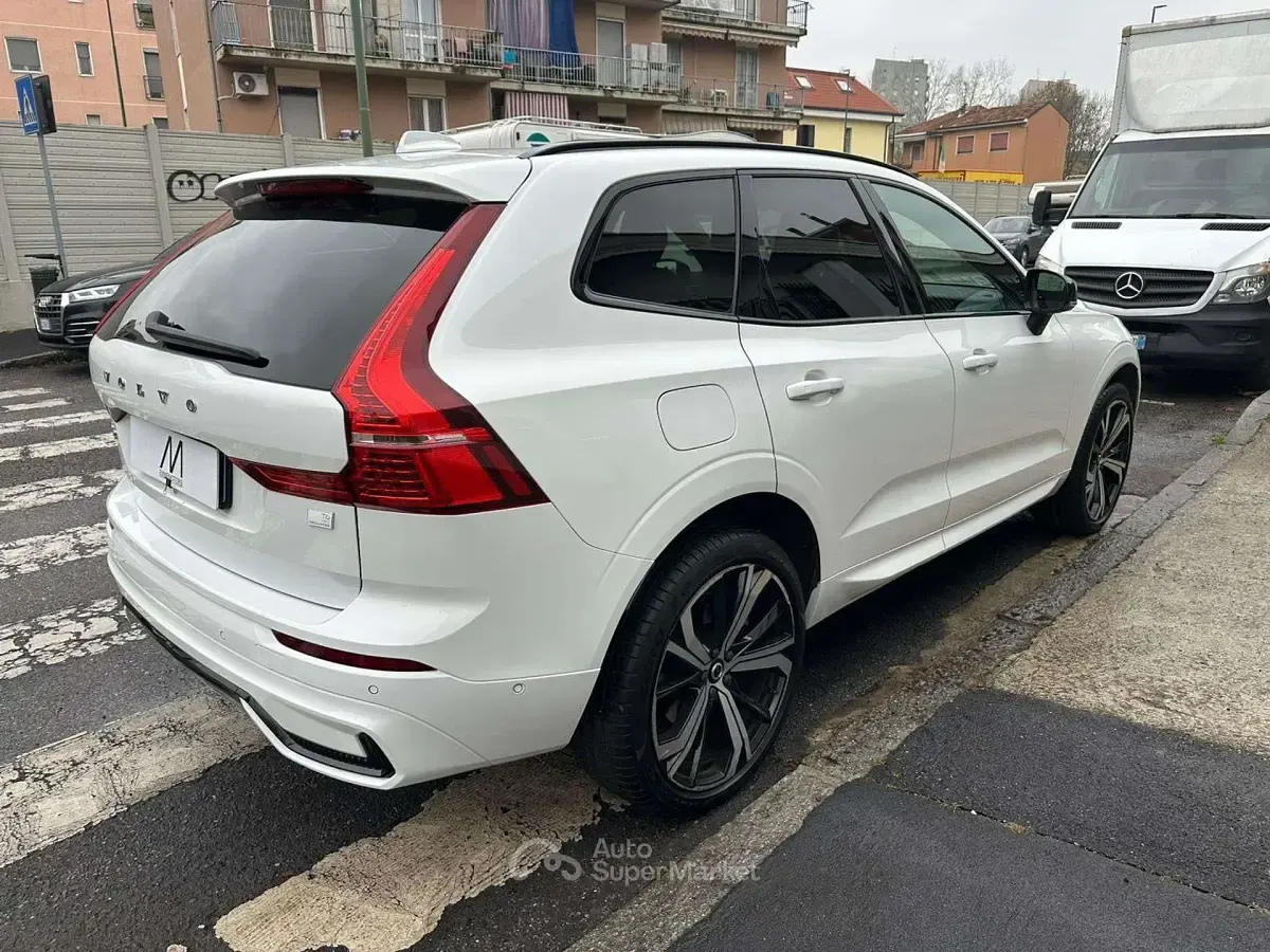 Usata Volvo XC60 R-Design 253 CV (186 kW) 2022 Bianco ghiacciaio SUV