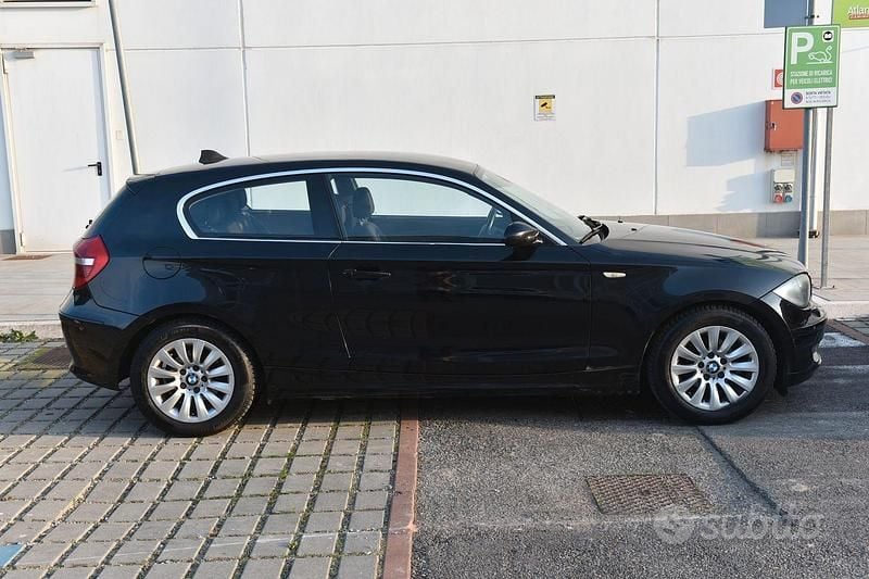 Nero Usata 2007 BMW 116 Efficient Dynamics Due volumi | 3550 € (Ottimo prezzo) - Immagine 1/4