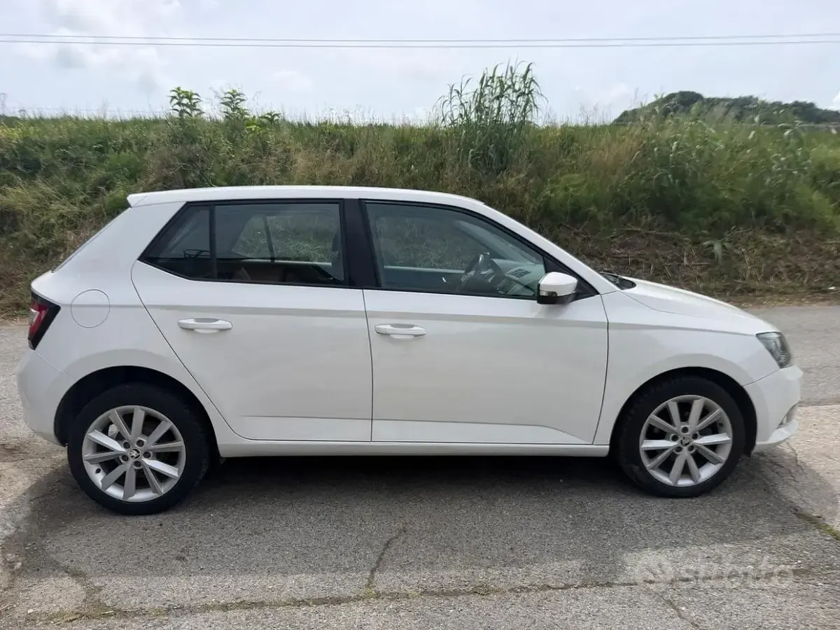 Usata Skoda Fabia Ambition 75 CV (55 kW) 2016 Bianco Berlina