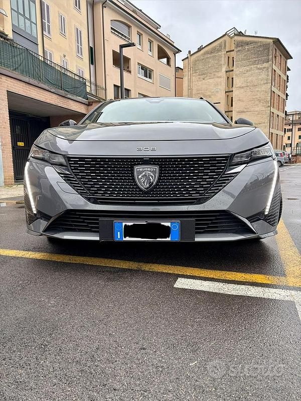 Usata Peugeot 308 GT 131 CV (96 kW) 2024 Grigio Station wagon
