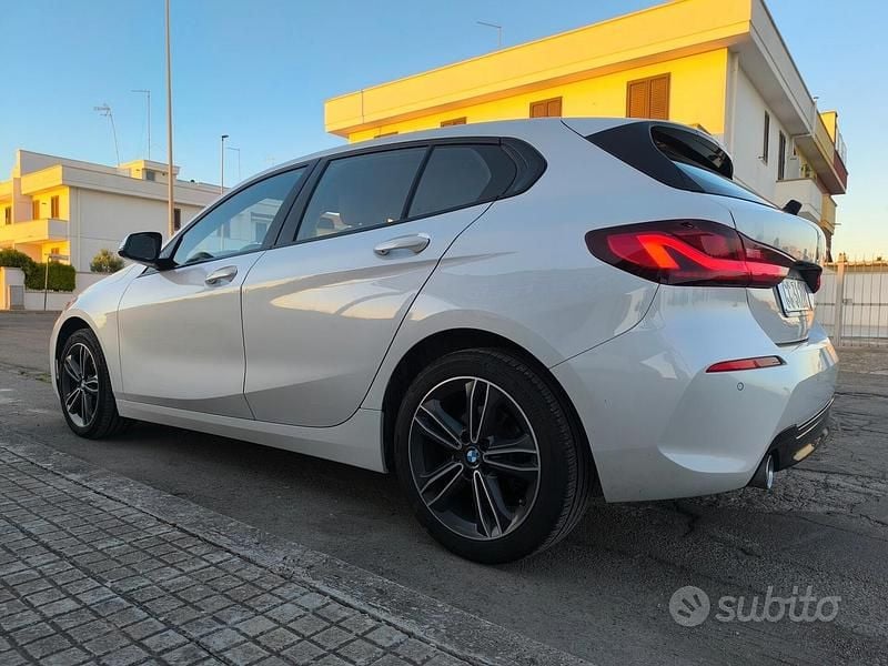 Usata BMW 118 Sport Line 150 CV (110 kW) 2021 Bianco Utilitaria