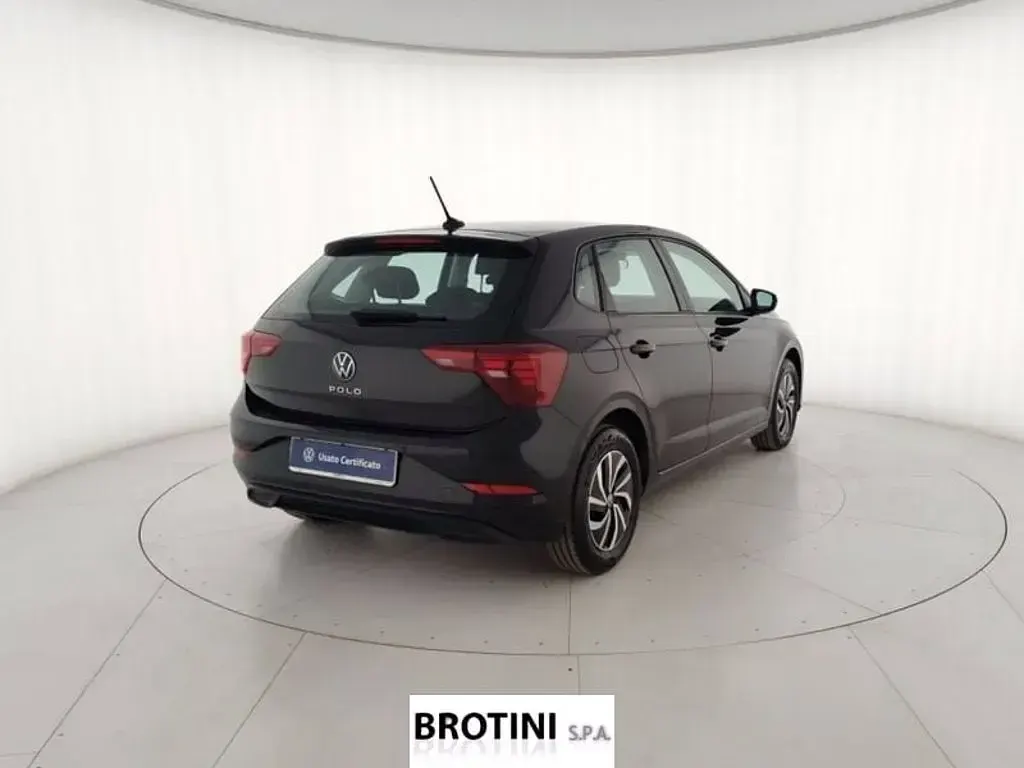 Usata VW Polo Life 95 CV (69 kW) 2023 Nero Utilitaria