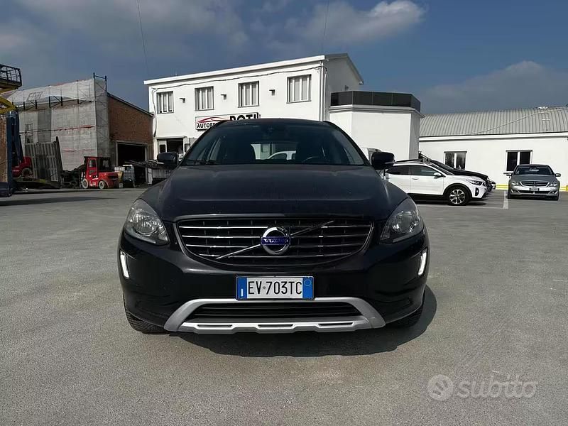 Usata Volvo XC60 Kinetic 136 CV (100 kW) 2014 Grigio scuro SUV
