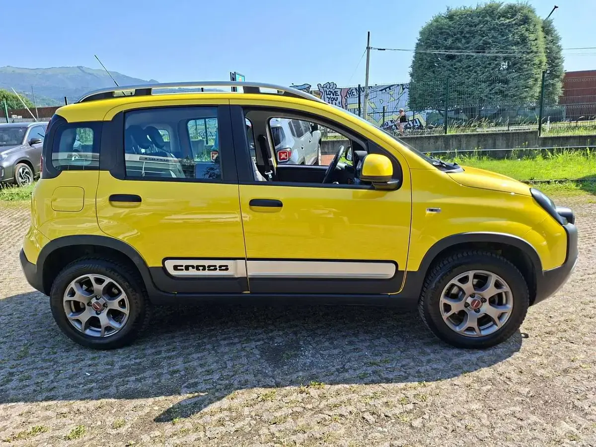 Usata Fiat Panda Cross Cross 95 CV (69 kW) 2017 Giallo Utilitaria