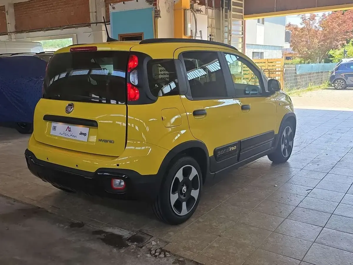 Nuova Fiat Panda Cross Cross 70 CV (51 kW) 2025 Giallo sole (pastello) Utilitaria