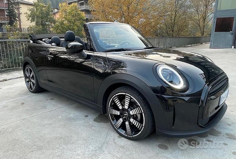 Nero Usata 2022 Mini Cooper Cabriolet Cabrio | 29.500 € (Cara) - Immagine 1/4