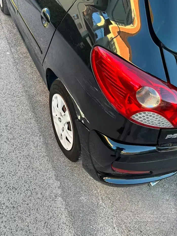 Usata Peugeot 206+ 68 CV (50 kW) 2010 Nero Utilitaria
