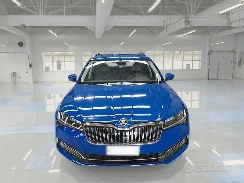 Usata Skoda Superb 199 CV (146 kW) 2022 Bluazzurro Station wagon