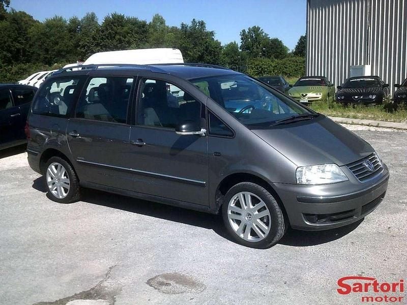 Usata VW Sharan 140 CV (102 kW) 2008 Grigio chiaro Monovolume