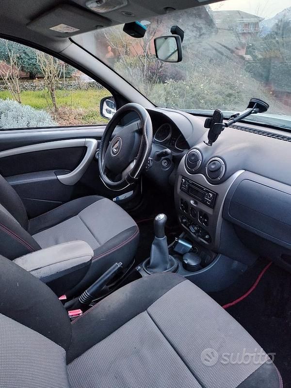 Usata Dacia Duster Lauréate 110 CV (80 kW) 2013 Bianco SUV