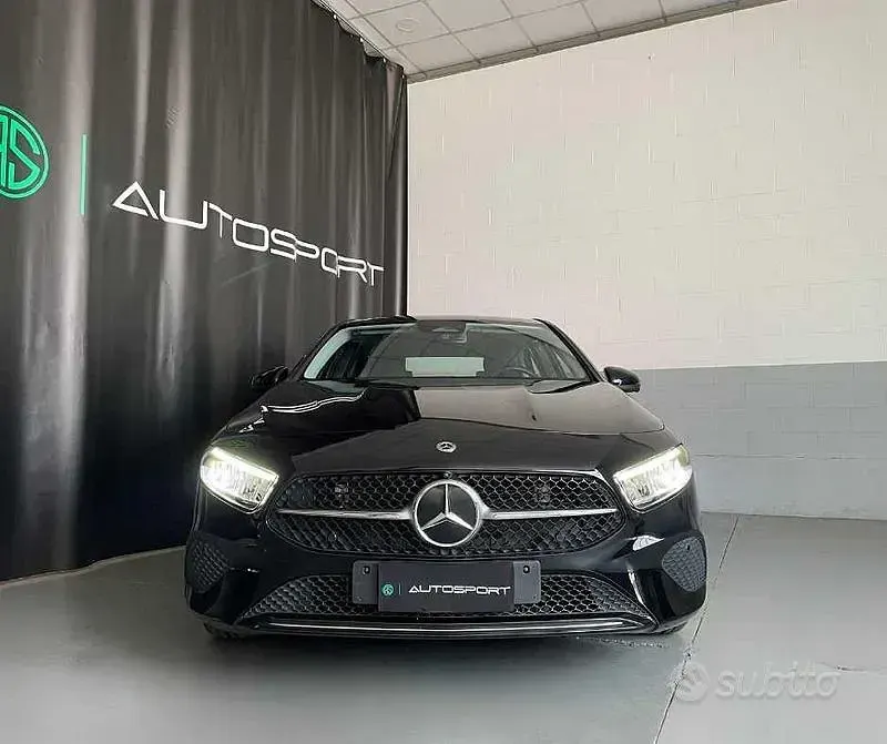 Usata Mercedes A180 Advanced 116 CV (85 kW) 2025 Nero Berlina