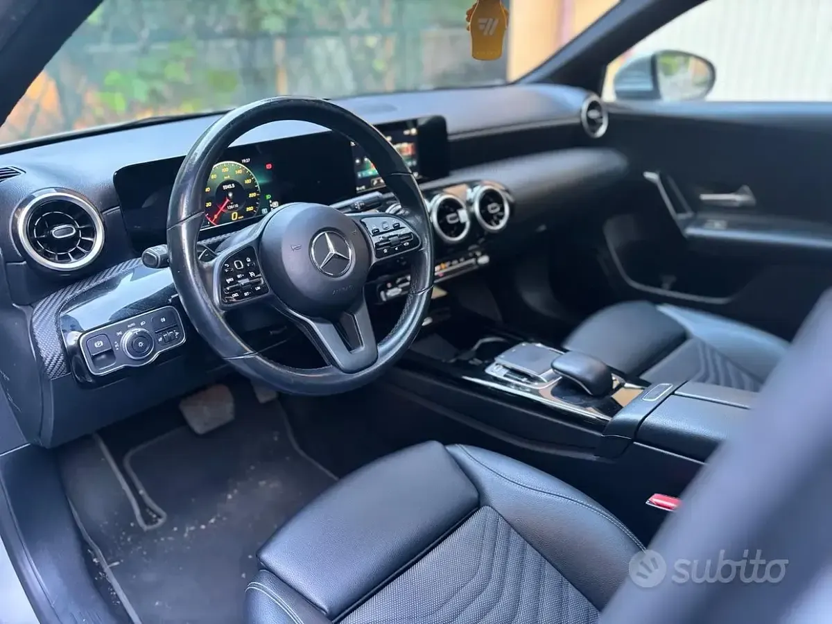 Usata Mercedes A200 163 CV (119 kW) 2019 Grigio Utilitaria