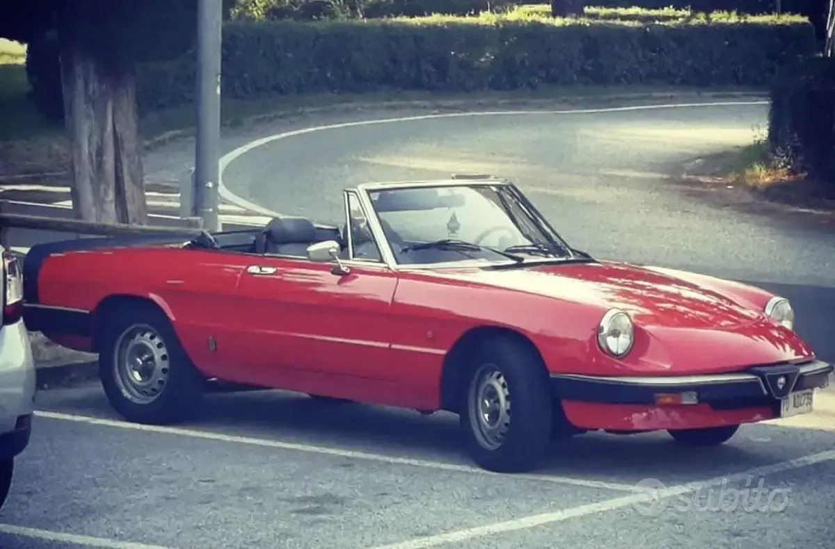 Usata Alfa Romeo 2000 Veloce 128 CV (94 kW) 1982 Rosso Coupé