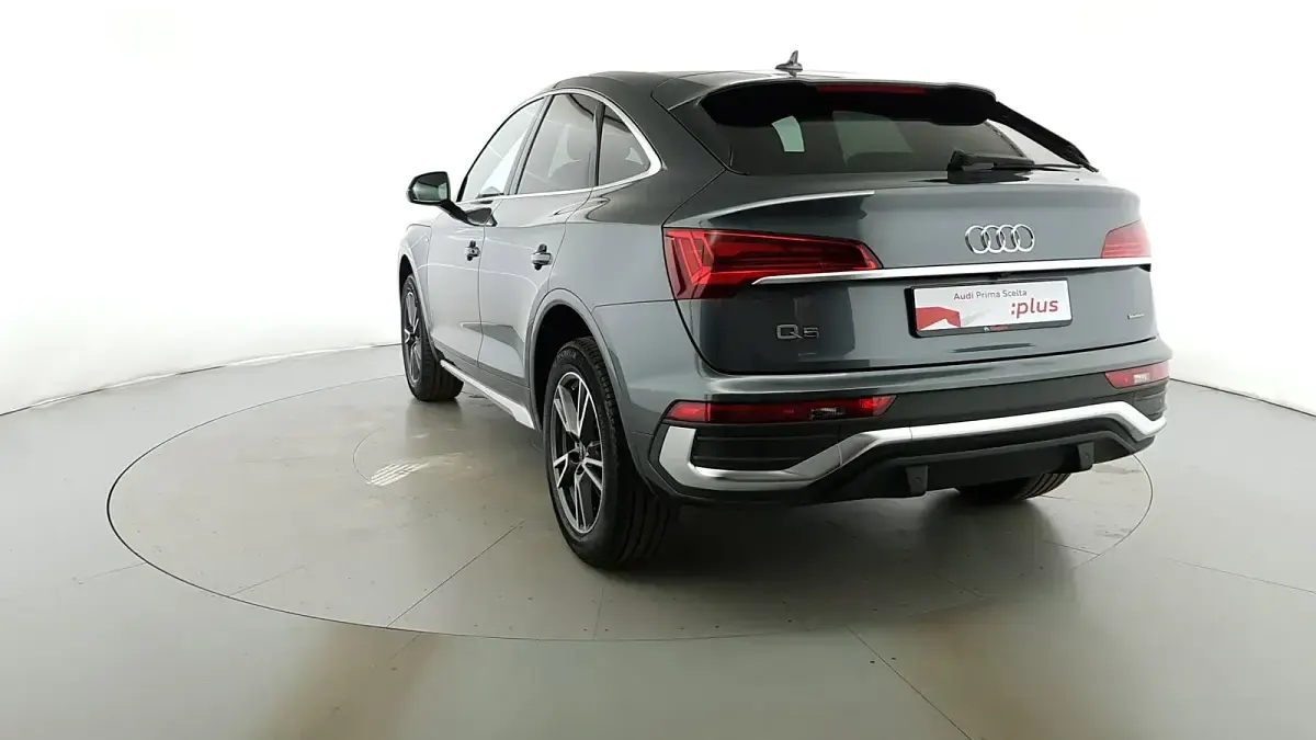 Usata Audi Q5 Sportback S-Line 204 CV (150 kW) 2024 Grigio daytona SUV