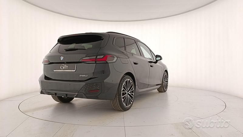 Usata BMW 218 Performance 150 CV (110 kW) 2025 Nero Station wagon