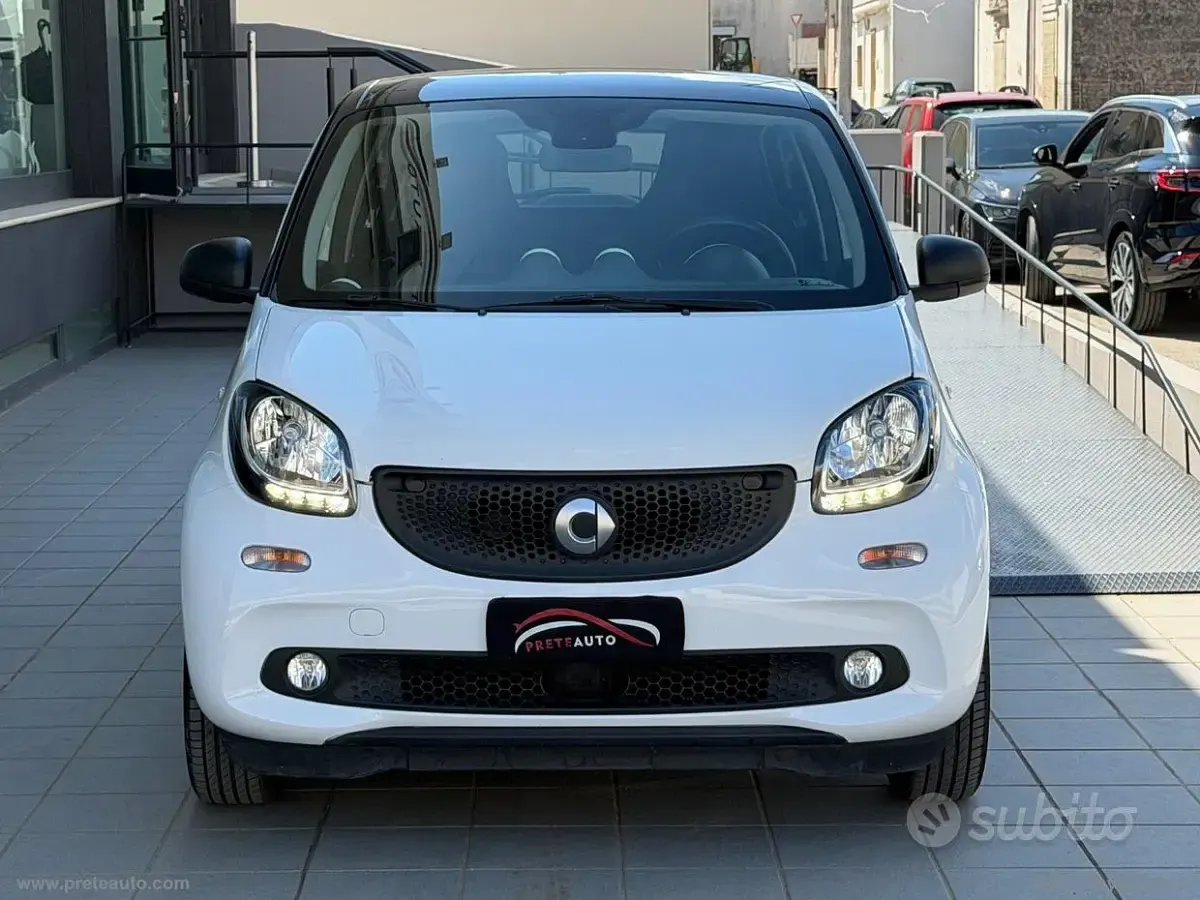 Usata Smart ForFour Prime 71 CV (52 kW) 2019 Bianco Utilitaria