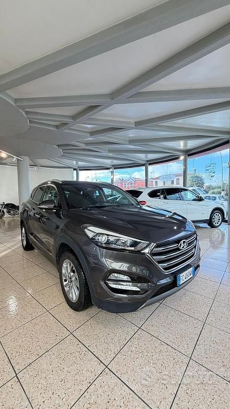 Usata Hyundai Tucson Xpossible 115 CV (84 kW) 2016 Grigio SUV