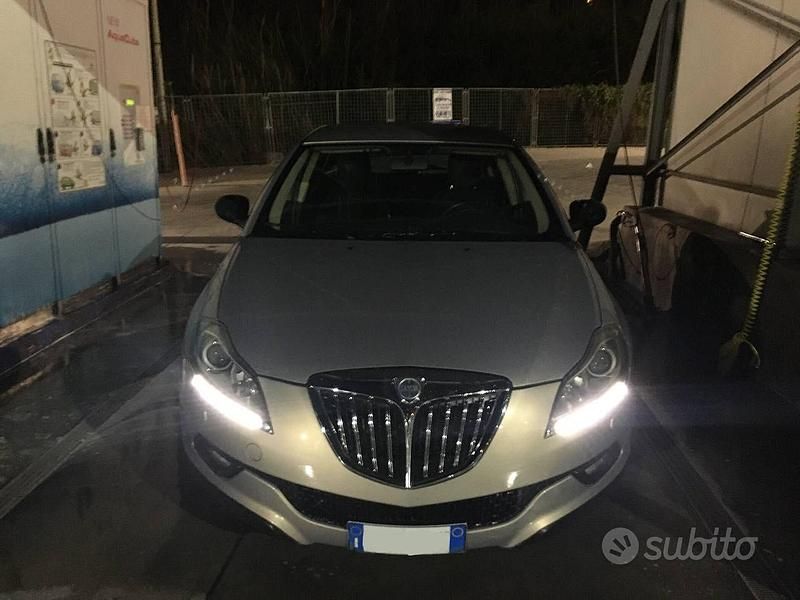 Usata Lancia Delta 120 CV (88 kW) 2009 Utilitaria