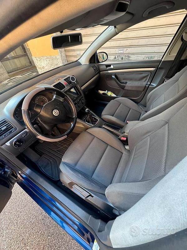 Usata VW Golf VI 105 CV (77 kW) 2008 Blu Utilitaria