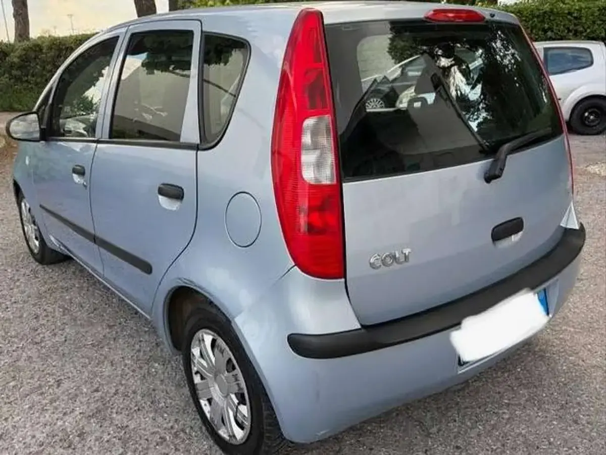Usata Mitsubishi Colt 75 CV (55 kW) 2007 Argento Berlina