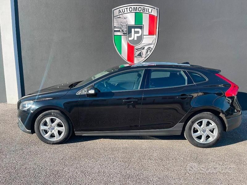 Usata Volvo V40 CC Business Edition 120 CV (88 kW) 2016 Nero Station wagon